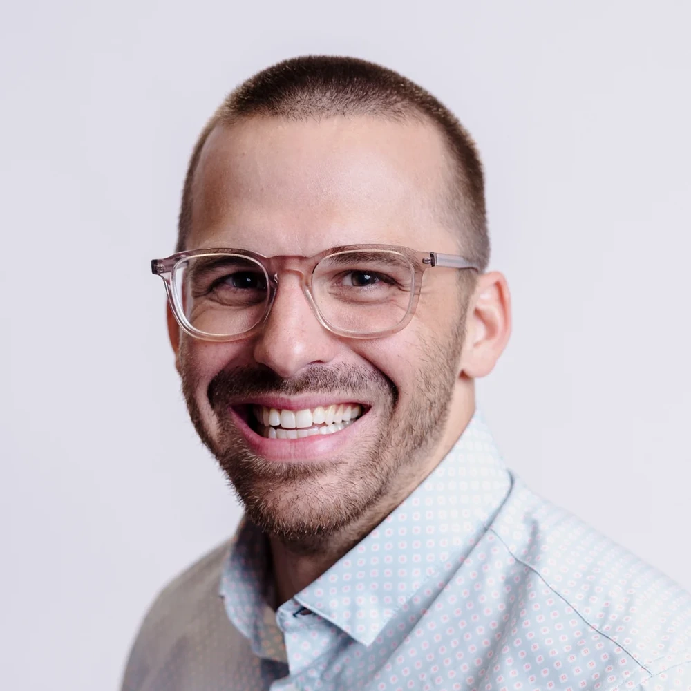 Portrait of author Dr. Peter Verdin